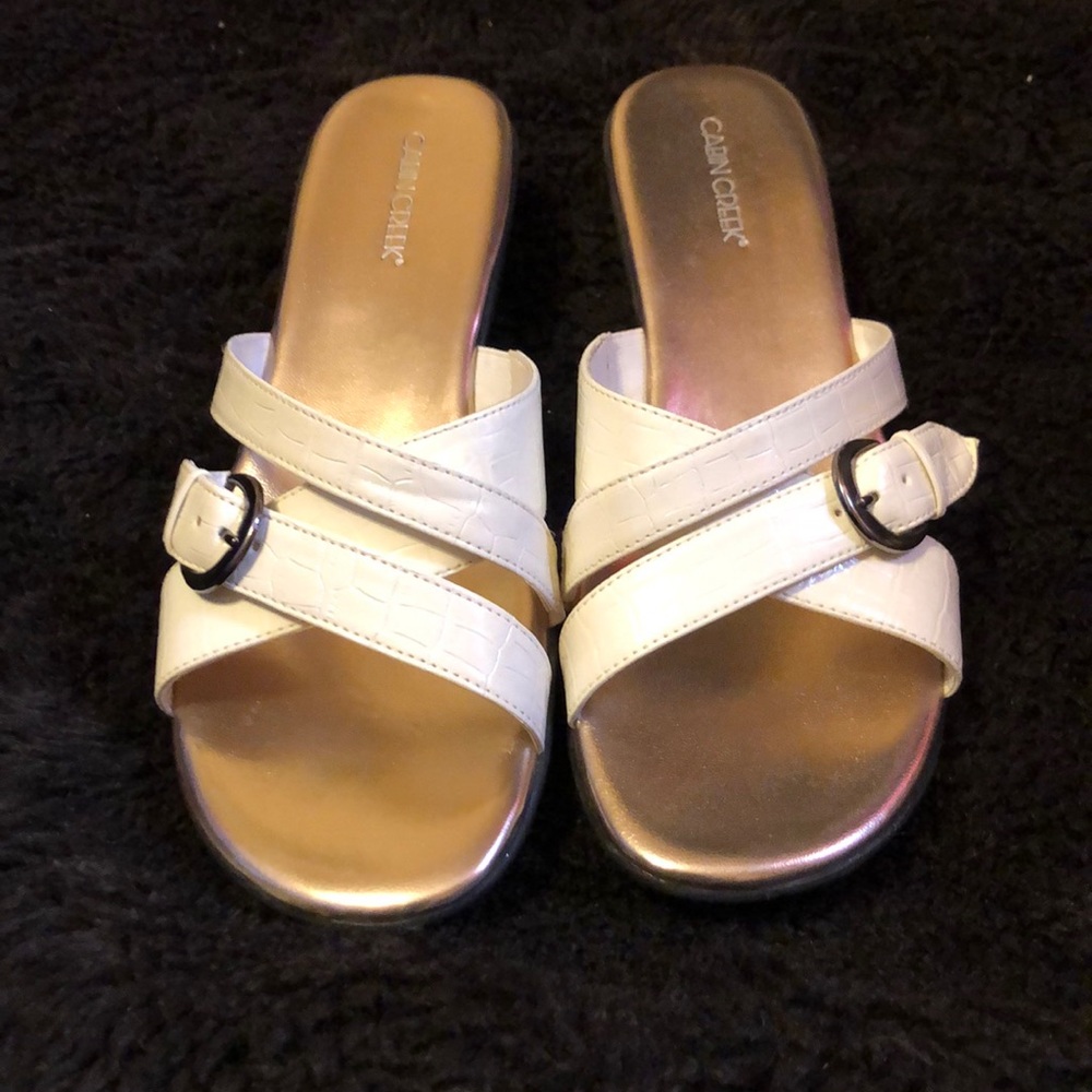 Cabin creek white leather sanders size 8M